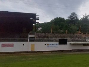 VIDÉO. Violents orages en Aveyron : toit du stade arraché, arbres sur la route, les images des énormes dégâts