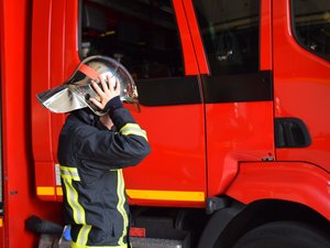 Le père recule avec la voiture et écrase son enfant de 6 ans, le petit garçon est décédé