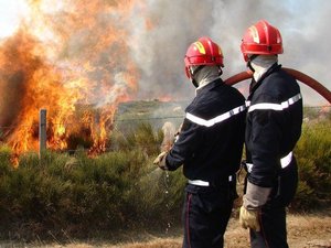 Un incendie détruit 5 000 m2 de broussailles dans l'Aveyron