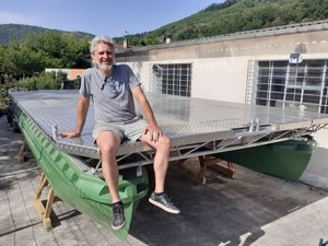 Planter sa tente sur l'eau c'est possible : le Glamping boat va se mettre à flotter dans ce village de l'Aveyron