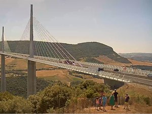 Le viaduc de Millau dans le Top 20 des monuments les plus photogéniques de France, et c'est le plus jeune
