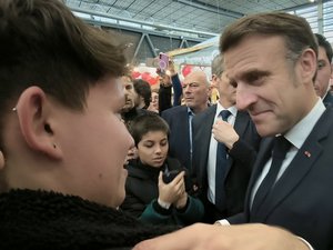 DIRECT. Emmanuel Macron à Roquefort ce 3 juillet : centenaire de l'AOP, caves, échanges avec la profession, village sous haute surveillance, suivez la visite express du chef de l'Etat