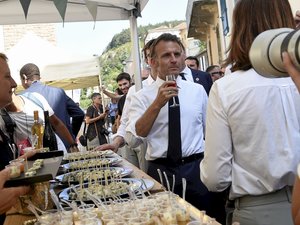 Emmanuel Macron à Roquefort : 