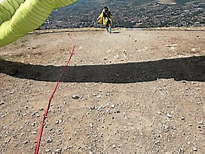 VIDEO. Avec 187 km de vol entre Lozère et Aveyron, le n° 1 mondial de parapente Honorin Hamard bat un record de distance à Millau