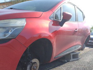 Celui qui remplaçait depuis des mois les roues des Renault Clio par des parpaings s'est retrouvé au final... privé de sa Clio