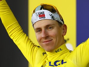 Tour de France 2025, étape 6 : les coureurs aux prises pendant 200 kilomètres, avec un Tadej Pogacar maillot jaune