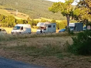 On attendait une rave party géante dans l'Aude, une autre avec des centaines de personnes s'installe en Lozère