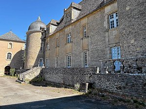 Ce château de l'Aveyron était en vente depuis des années : l'acquéreur veut y créer un hôtel et une école d'intelligence artificielle