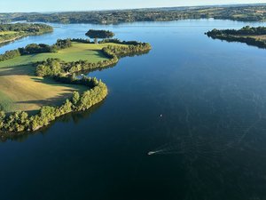 Votre été en Aveyron : regardez, touchez, sentez, écoutez, découvrez le Lévézou lors d'un voyage au fil de l'eau et des sensations fortes