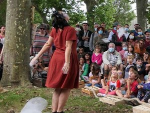 Cap mômes, festival de théâtre à ciel ouvert, revient pour deux jours de festivités dans cette commune de l'Aveyron
