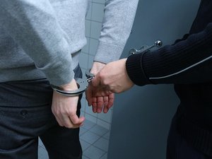 Il s'évade en se cachant dans le sac de son codétenu libéré de prison : le complice a été arrêté et pourrait retourner en cellule
