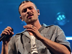 Pierre Garnier : l'ancien gagnant de la Star Ac' a pris de la hauteur à l'accrobranche de Combelles avant son concert à F'Estivada