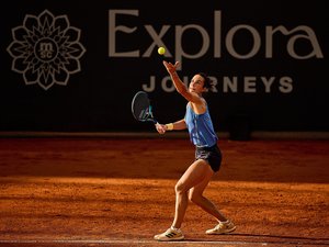 Sacrée moins de deux mois après son exploit à Roland-Garros : Loïs Boisson remporte son premier titre sur le circuit principal
