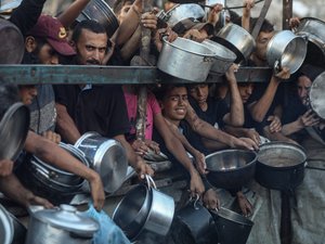 Gaza : une centaine de civils tués aux abords des distributions d'aide ce week-end, plus de 20 pays dont la France exigent la fin de la guerre 
