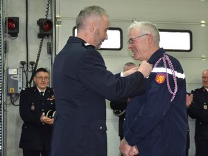 En service dans ce centre de secours de l'Aveyron depuis 1985, le caporal-chef Jean-Louis Monteillet fièrement décoré