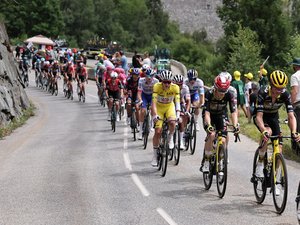 Tour de France 2025, étape 19 : tracé raccourci à deux jours des Champs-Élysées, voici le programme de ce 25 juillet