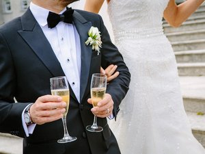 Barbecue et sevice des invités : le chef de la police réquisitionne quatre détenus pour son mariage