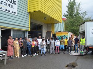 Les bénévoles d'Emmaüs mobilisés pour leur grande vente à Rodez ce samedi 2 août