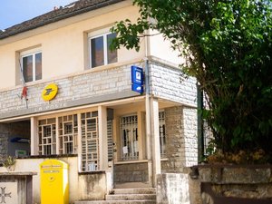 Des taux anormaux de radon détectés dans les locaux de La Poste de Saint-Jean-du-Bruel, le bureau fermé jusqu'à nouvel ordre