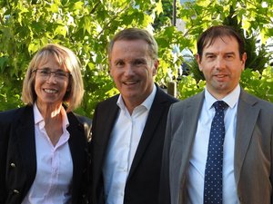 Nicolas Dupont-Aignan présente en Aveyron la conseillère régionale de Debout La France et ses ambitions