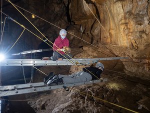 La grotte de Foissac au coeur de la science moderne et sous les caméras de France 5