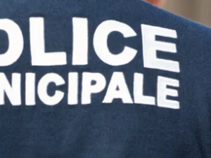 Il assure avoir bénéficié de prestations gratuites : un policier soupçonné de viol sur deux prostituées, d'autres potentielles victimes recherchées