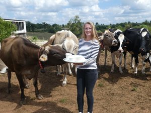 Dans cette ferme de l'Aveyron, Marie Brast fabrique de la mozzarella