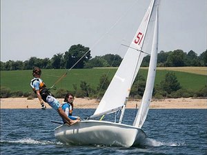 Open de l'Aveyron : les eaux du lac de Pareloup s'apprêtent à accueillir l'un des événements nautiques de l'été