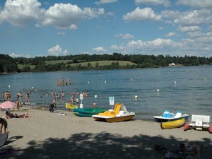 Cyanobactéries : après Villefranche-de-Panat, un autre lieu de baignade en Aveyron ferme par prévention