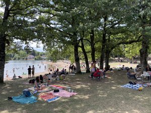 Avec cette canicule, la pause fraîcheur s'impose au lac de Pont-de-Salars