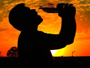 Un maximum de canicule : les températures maximales plafonnent mais la vigilance rouge va gagner du terrain, 16 départements impactés