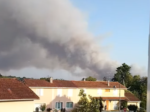 Après l'Aude, la Charente ? Un incendie s'est déclaré ce lundi 11 août en soirée, 230 hectares déjà parcourus