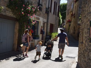 Votre été en Aveyron : Sainte-Eulalie-d'Olt estampillé Plus beaux villages de France, une terre qui regorge d'artistes à découvrir pendant les vacances