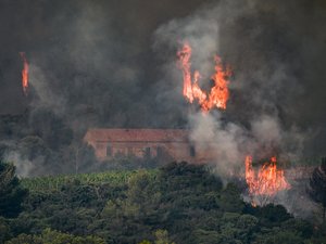 Incendie géant dans l'Aude : 