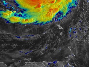 Passé en quelques heures de catégorie 1 à catégorie 4, l'ouragan Erin menace ces îles des Antilles françaises