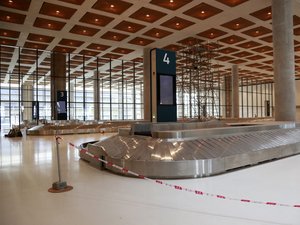 Dans les conteneurs, les douaniers découvrent ni draps, ni rideaux, mais une saisie record d'une demi-tonne d'une plante euphorisante