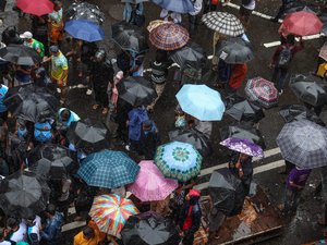 350 morts et 200 disparus au Pakistan : une mousson meurtrière s'abat sur le pays, la pluie incessante complexifie le travail des secouristes