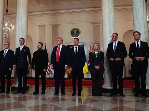 Guerre en Ukraine : rencontre Poutine-Zelensky en vue, achat d'armes américaines... Ce qu'il faut retenir de la réunion entre Trump, Zelensky et les dirigeants européens