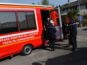 250 m2 ont brûlé à Maleville, un incendie au bord de la départementale qui perturbe la circulation