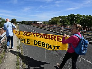 Bloquons tout le 10 septembre: partis politiques et syndicats dans l'expectative, à quoi faut-il s'attendre en France ?