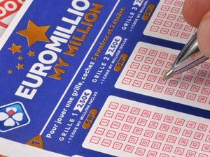 "Je veux que ça passe dans le journal !" : cet Aveyronnais se fait passer pour le gagnant des 250 millions d'euros de l'Euromillions
