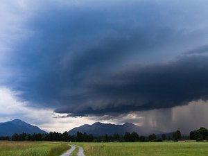 Orages et pluies soutenues : 66 départements passent en vigilance jaune, un basculement vers l'orange n'est pas exclu jeudi