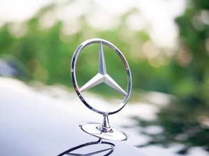 Il avait préparé tout un stratagème : un octogénaire vend sa Mercedes... et vole le véhicule six mois plus tard