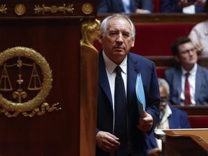 Chute du gouvernement Bayrou : Emmanuel Macron annonce 