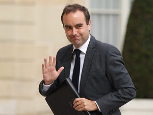 EN DIRECT. Sébastien Lecornu premier ministre : suivez la passation de pouvoir avec François Bayrou