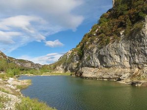 Occitanie : coincé dans les barres rocheuses des falaises du Gardon, un couple de randonneurs redescend en hélicoptère
