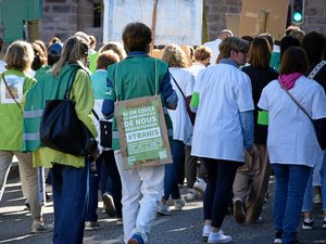 VIDÉO. Une centaine de pharmaciens défilent ce jeudi 18 septembre dans les rues de Rodez pour défendre leurs officines