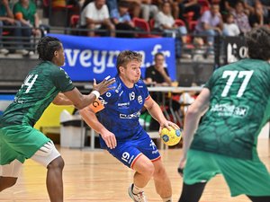 Handball : 