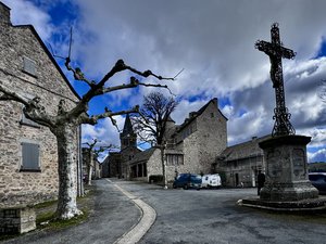 Lunac, un village entre mémoire romane et miracle patrimonial