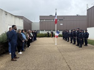 La maison d'arrêt de Rodez rend hommage aux agents pénitentiaires morts ou blessés
